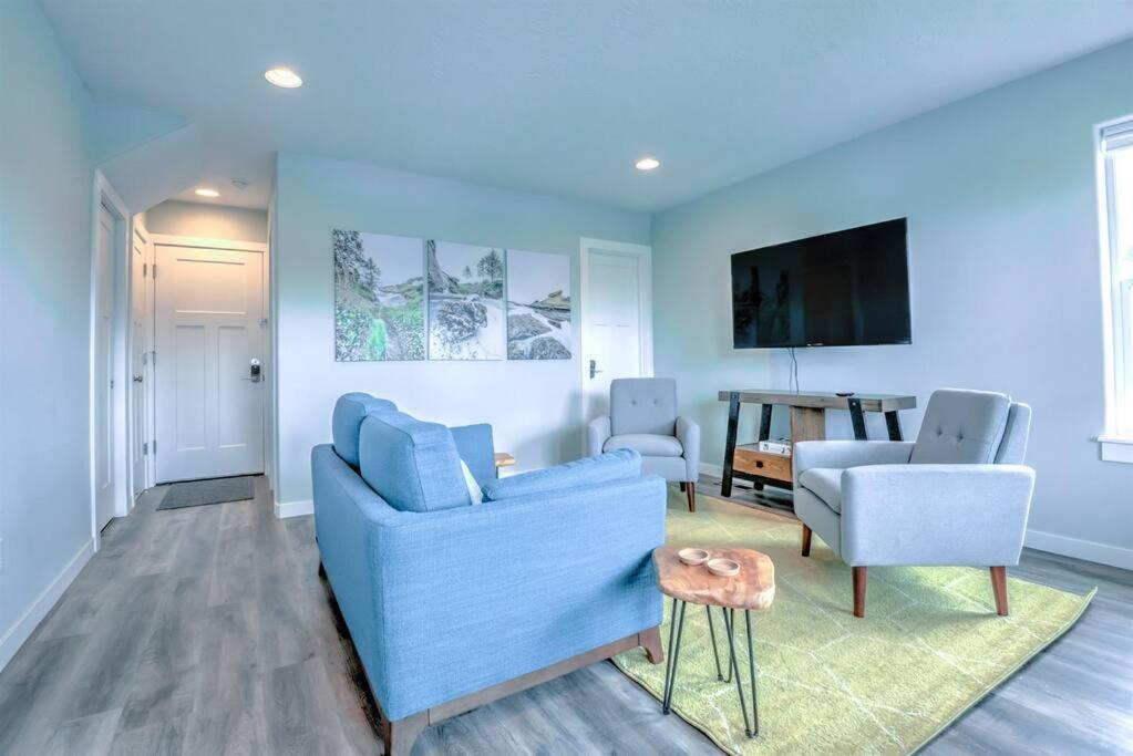 New Tri-Level Home With Ocean View And 3 En-Suite Bedrooms! Depoe Bay Exteriör bild