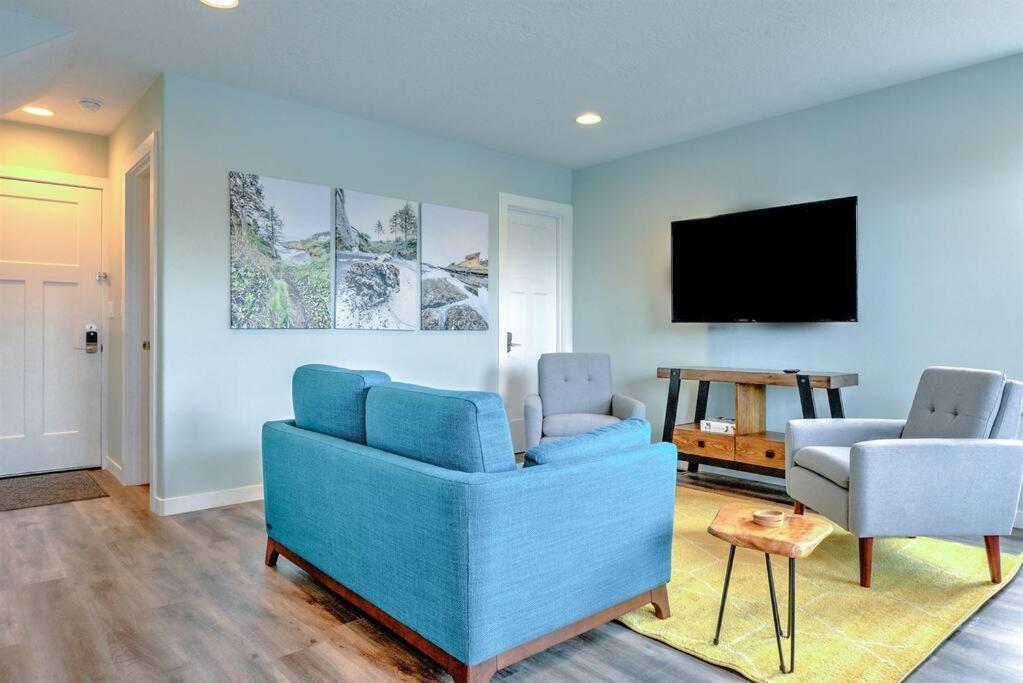 New Tri-Level Home With Ocean View And 3 En-Suite Bedrooms! Depoe Bay Exteriör bild